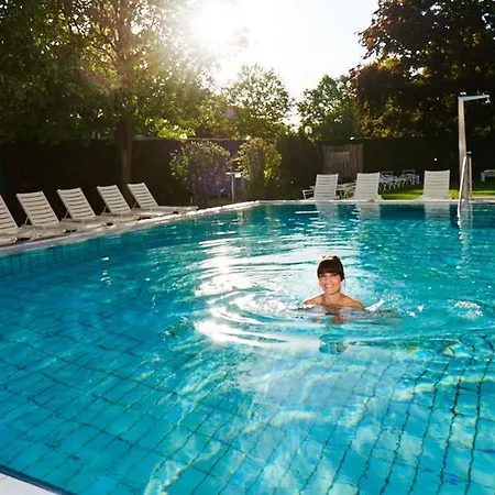 Отель Wellnesshotel Wittelsbach Бад-Фюссинг